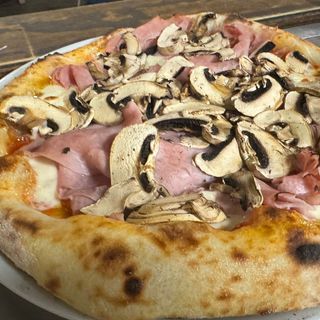 Pizza Proscuitto Funghi