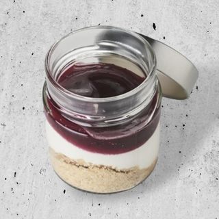 Helado Caliente De Ricota Y Frutas Del Bosque