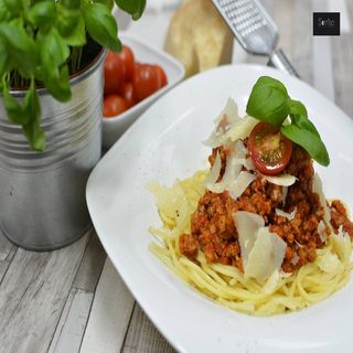 44. SPAGHETTI BOLOGNESE 