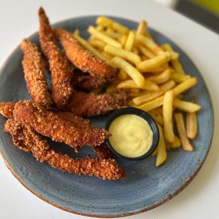 Lagrimas De Pollo Empanadas Con Salsa De Mostaza Casera