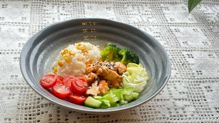 Боул з лососем