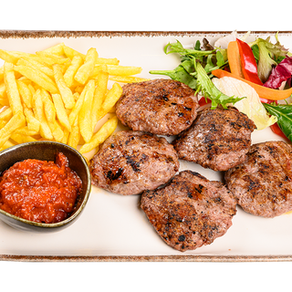 ТЕЛЕШКИ КЮФТЕТА С ПЪРЖЕНИ КАРТОФИ И ЛЮТЕНИЦА  (300г)