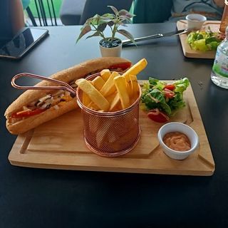 Sandwich Poulet avec Frites