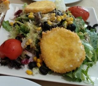 Ensalada De Rulo De Cabra