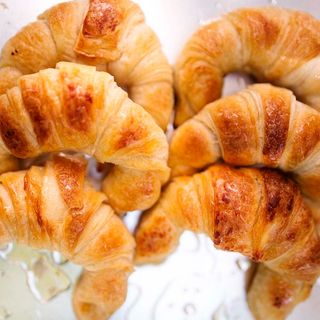 Caja De 6 Medialunas Clásicas