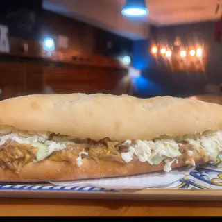 Bocadillo De Pollo Deshilachado