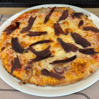 Pizza de Cecina y Cabra