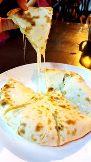 CHEESE NAAN