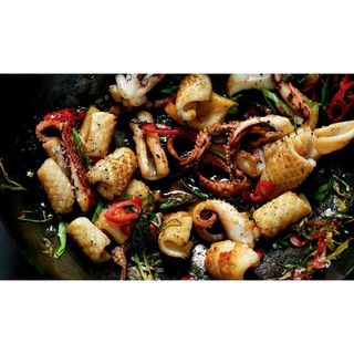 Stir Fry Squid in Black Pepper