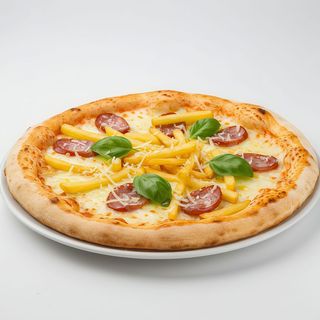 Pizza Blanca Salchicha Napolitana Y Papas Fritas (Mediana)