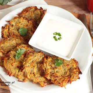 4 szt placki ziemniaczane z śmietaną i cukrem,zupa