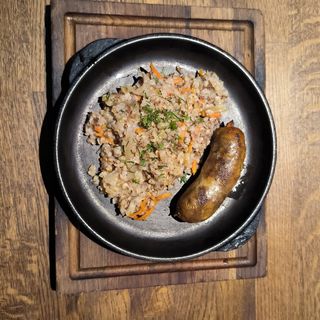 Гречана каша з ковбаскою