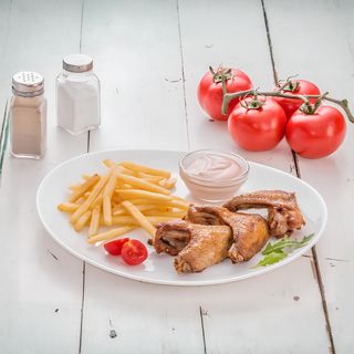 Aripioare crocante cu cartofi fri