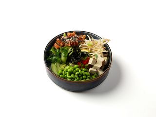 POKE BOWL Z ŁOSOSIEM