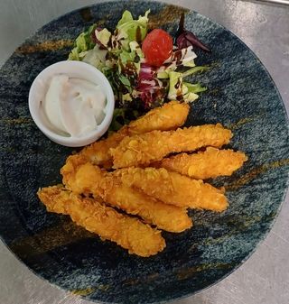 Crispy strips cu sos de usturoi