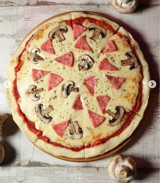 Пицца "Ветчина и грибы" (590 гр.)