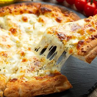 Pizza cuatro queso 
