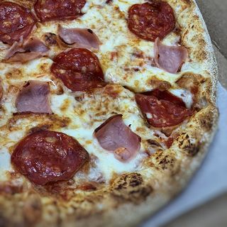 ლორი და პეპერონი 40 სმ