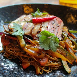 Wok de magret de pato