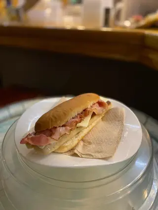 Perrito bacon y queso