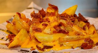 Ración De Patatas Chedar Bacon Bites