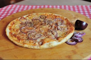 Pizza sa tunjevinom mini