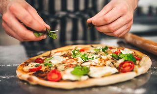 Pizza De 4 Ingredientes Al Gusto