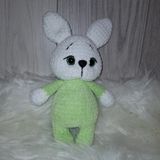 ЗЕЛЕНО ЗАЙЧЕ-плетена играчка 