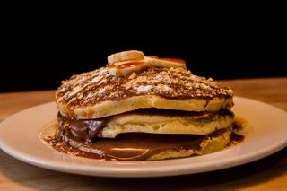 PANCAKES NUTELLA SI FRUCTE