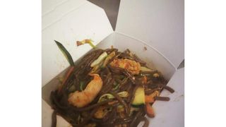 44. Spaghetti soba con gamberi