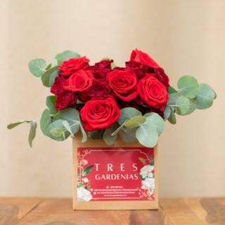 Caja De Rosas Rojas