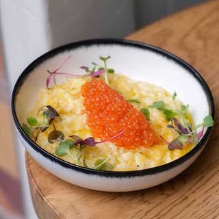 Pasta orzo,caviar rojo