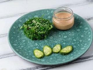 Водорості Чука з горіховим соусом (100/50g)