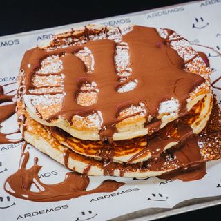 Tortitas con sirope frutos rojos 