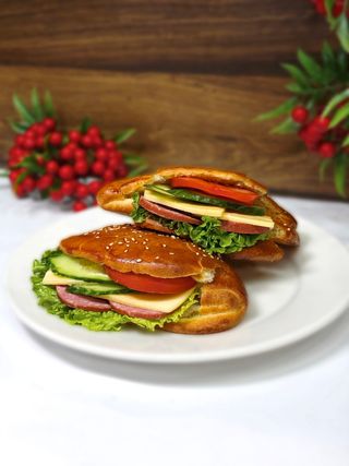 Кармашек с колбасой