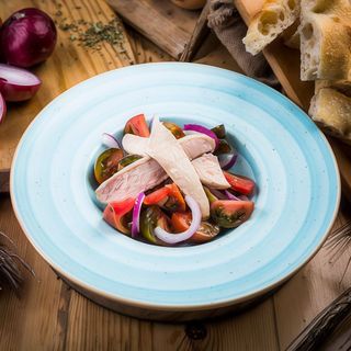 Ensalada de tomate con ventresca