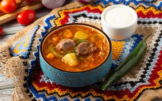 Ciorbă cu carne de vită