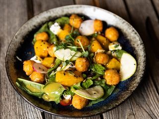 Салат з гарбузом, фетою та сирними кульками (0,250g)