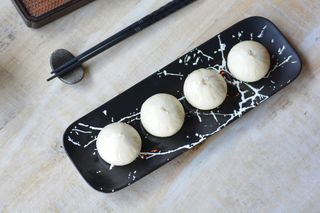 Bao Plancha Cerdo Y Gamba (4 Pzas.)