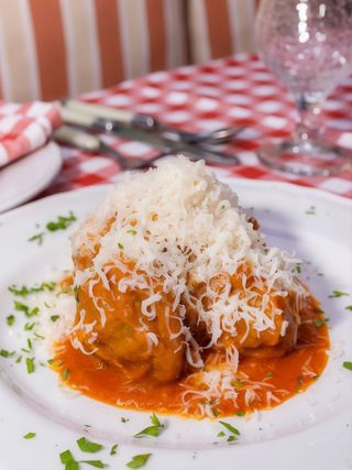 ALBONDIGAS DE LA ABUELA CON NUBE DE GRANA PADANO (5 Uds.)