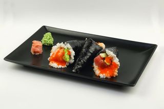 447. Temaki de salmón (2 uds)