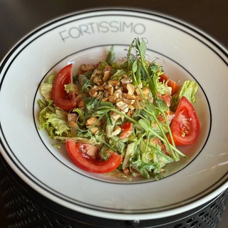 Салат овочевий під горіховою запровкою (230г)