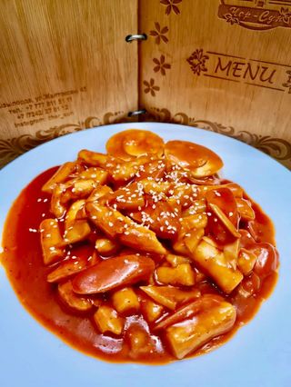 Ток-покки с сосиской