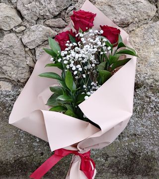 3 Rose rosse
