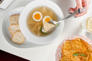 Надлегкий бульйон з курячим тарталіні та вареним яйцем (300г)