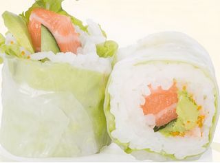 43，Rollitos Vegetal de Salmón y Aguacate, 8 Piezas