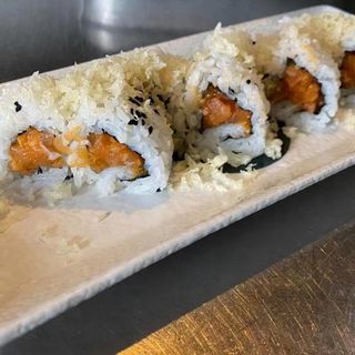 86.Uramaki spicy sake crunch