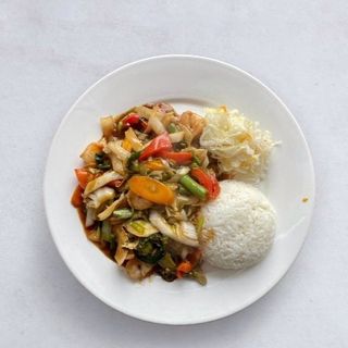 T5 Smażone krewetki na ostro z trawą cytrynową czosnkiem