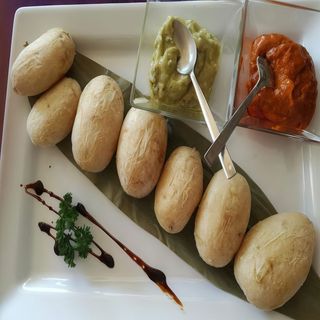 papas arrugadas con mojos