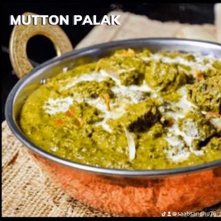 Palak paneer + 1 naan normal